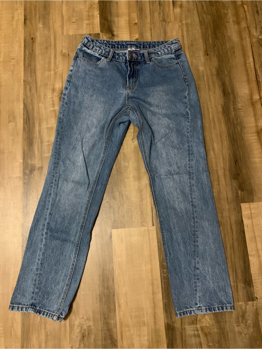 Women's Straight-Leg Jeans in Medium Blue